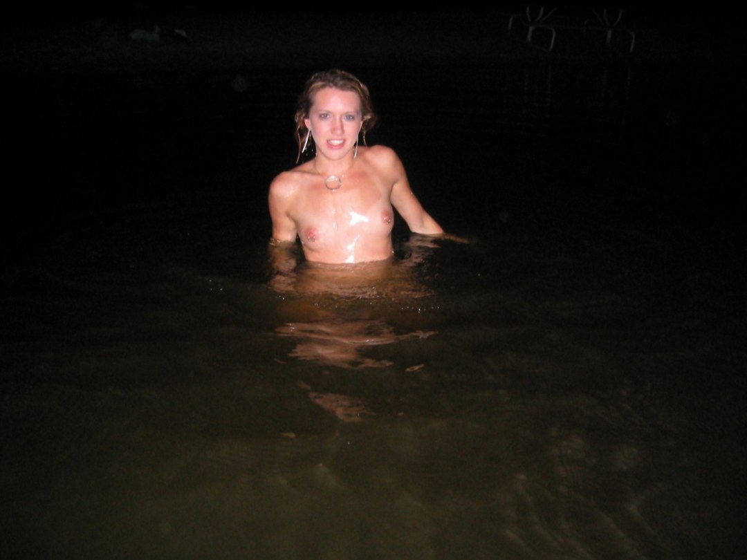 Bañamiento de la noche desnudo