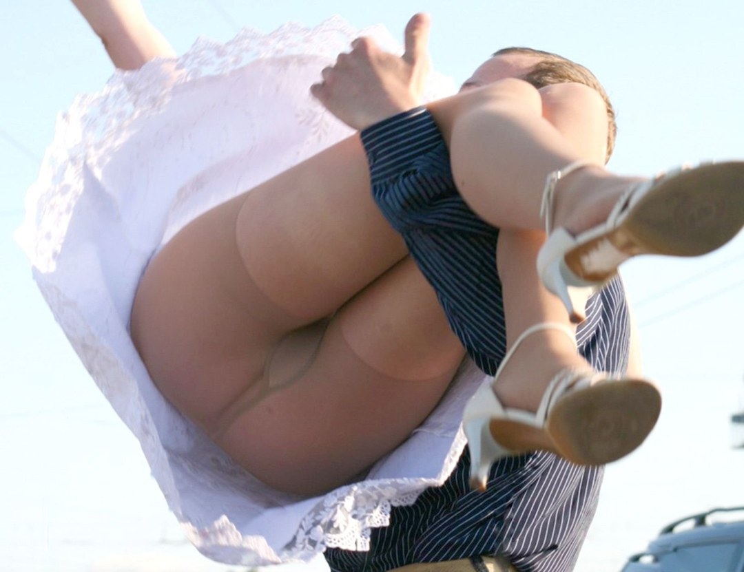 Chicas sin bragas espiadas