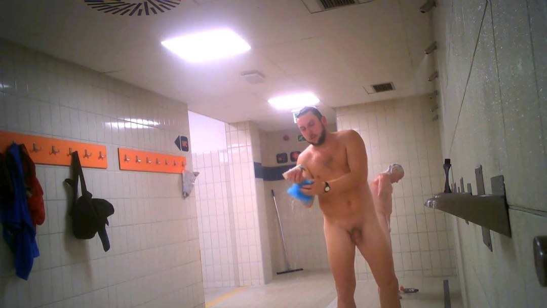 Cámara en una ducha masculina