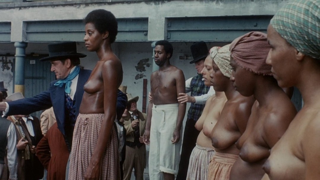 Esclavos negros desnudos en la película