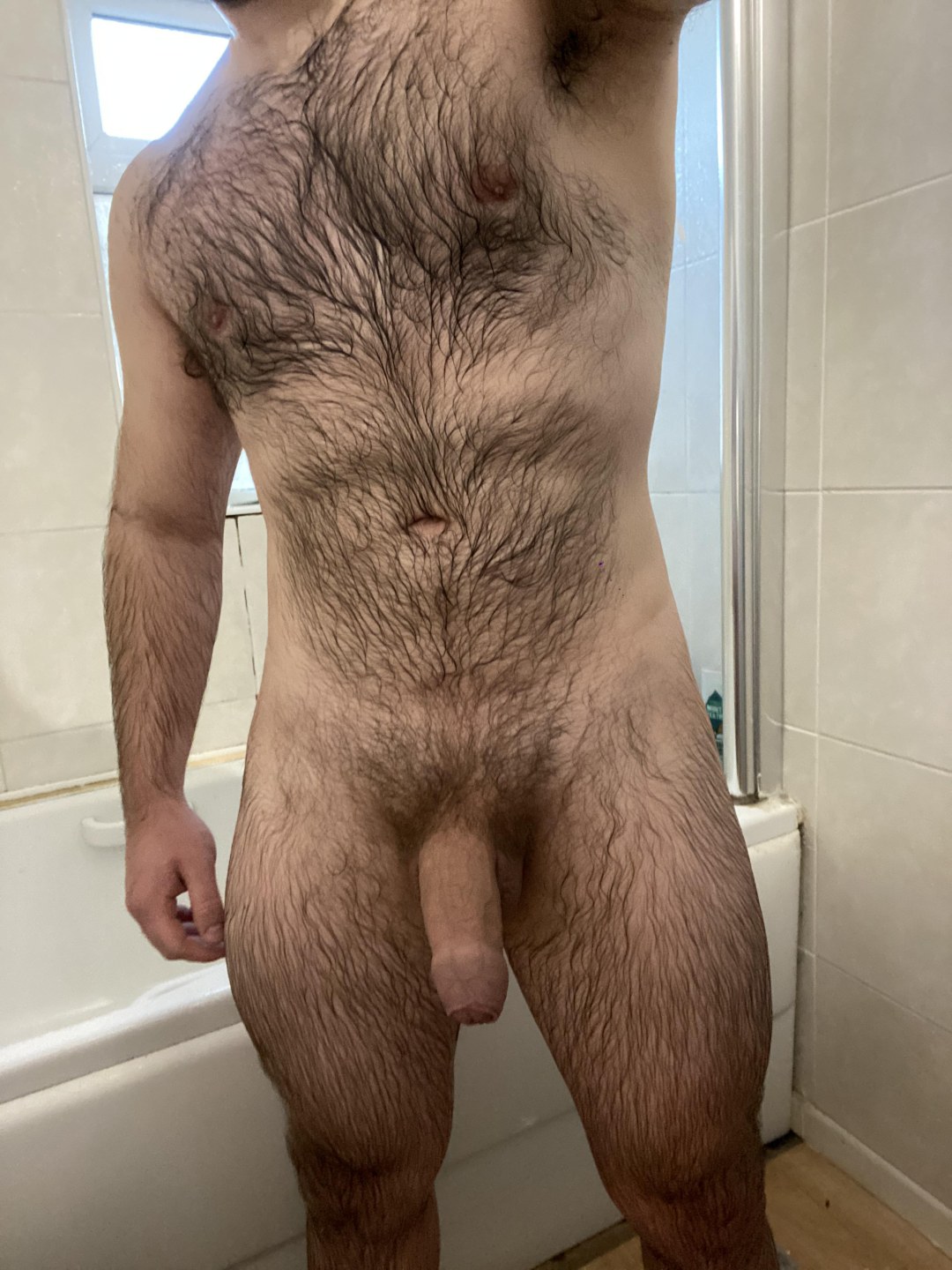 Hombres desnudos con cuerpo peludo