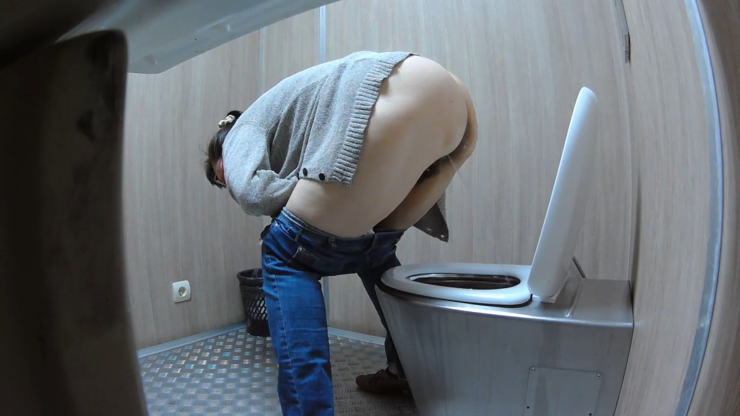 Mujeres en el baño desde arriba
