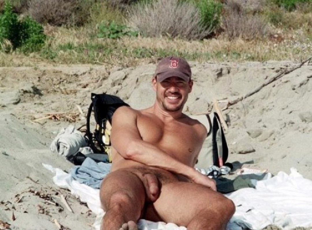 Hombres sin bragas en la playa