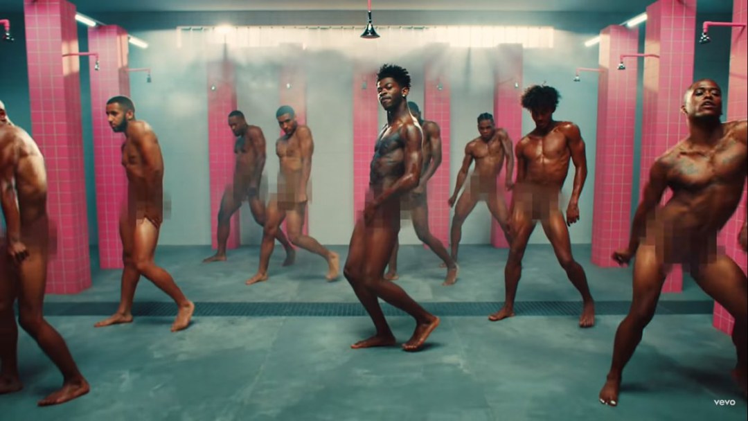 Typerynka bailes desnudos