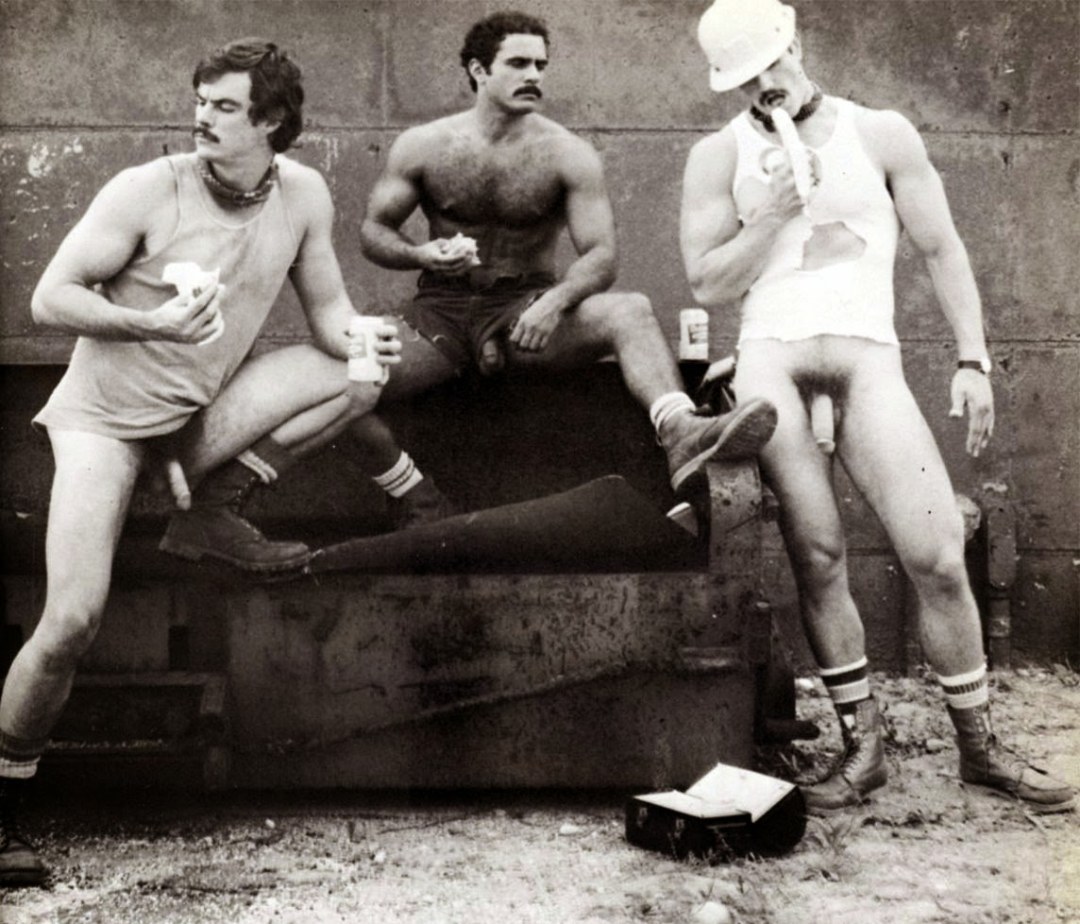 Pornografía de hombres desnudos retro