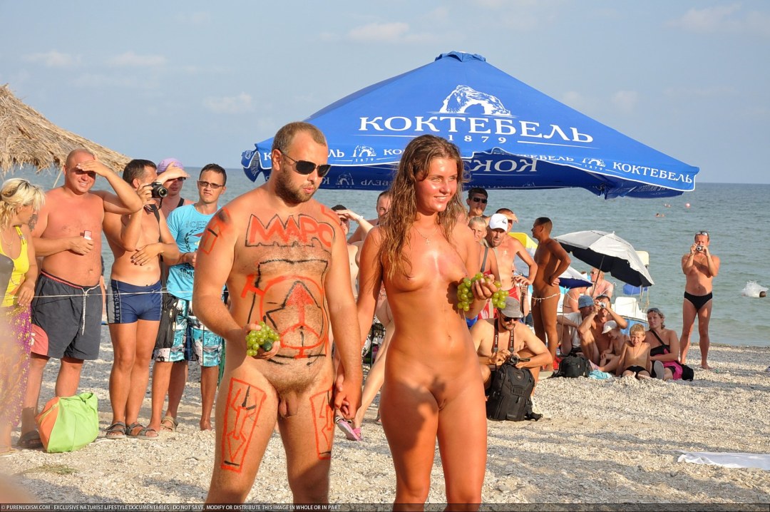 Concurso de belleza desnuda en Koktebel