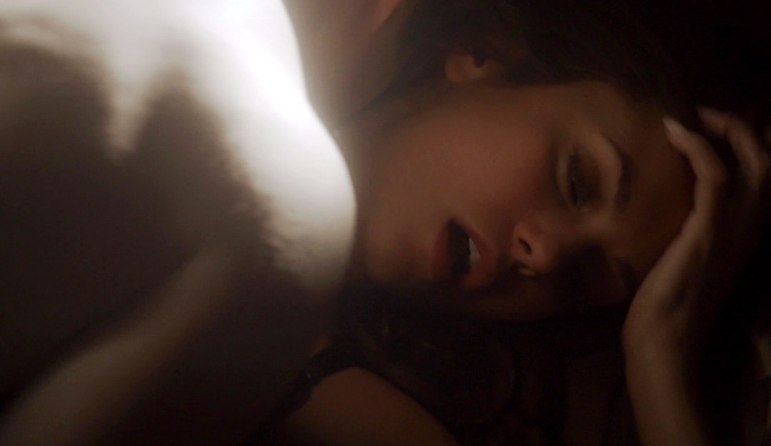 Nina Dobrev Actriz desnuda