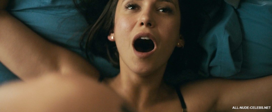 Nina Dobrev en películas porno