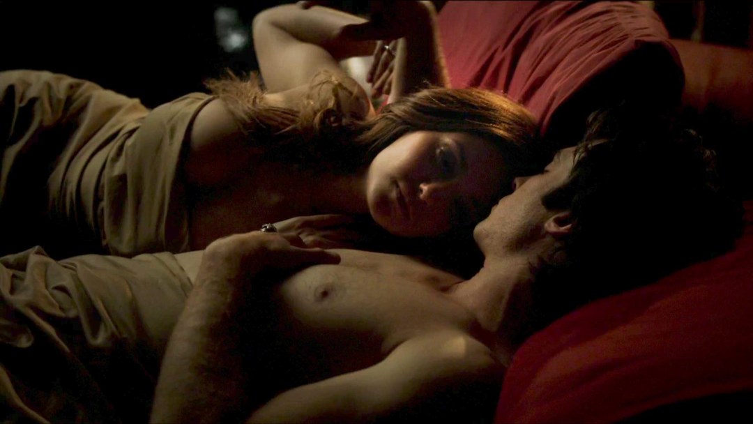 Vampire Diaries desnuda Elena