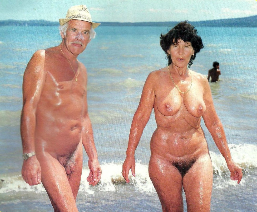 Parejas casadas viejas desnudas