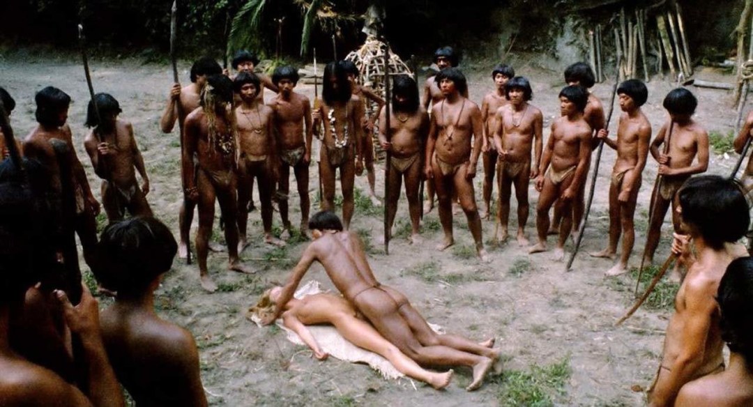 Monica Zanchi Emmanuel y Cannibal