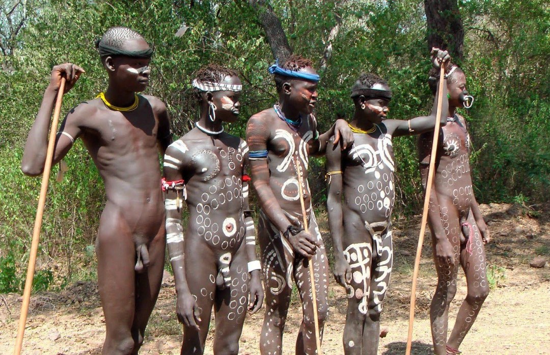 Tribus africanas desnudas