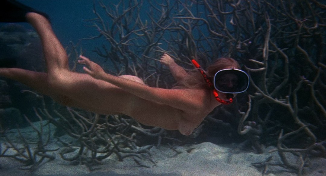 Gifs eróticos en agua