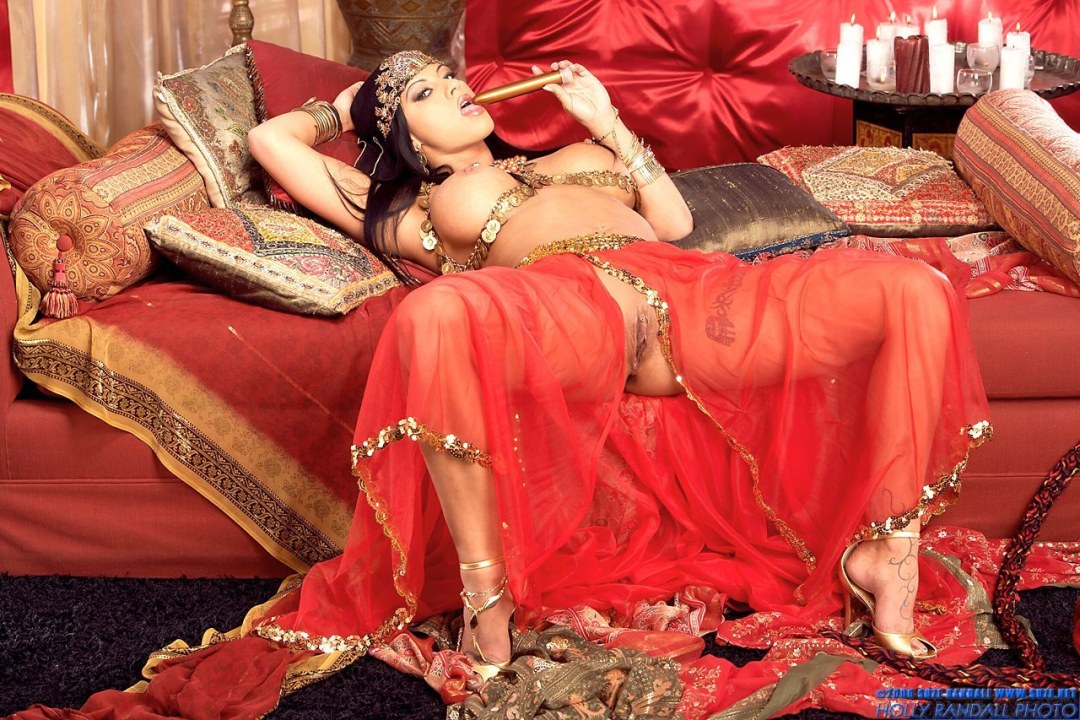 Mujeres orientales desnudas