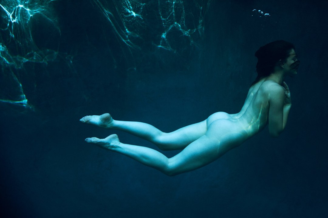 Bellezas desnudas bajo el agua