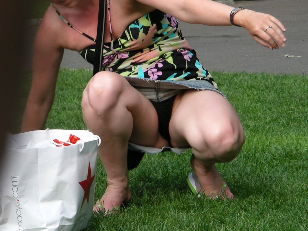 Mujeres adultas sin bragas