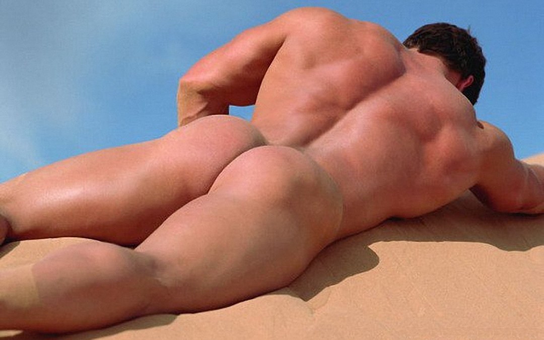 Trasero desnudo de hombres hermosos
