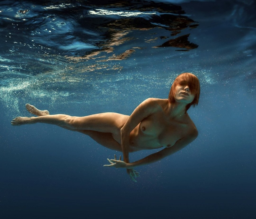 Sesión de fotos desnuda bajo el agua