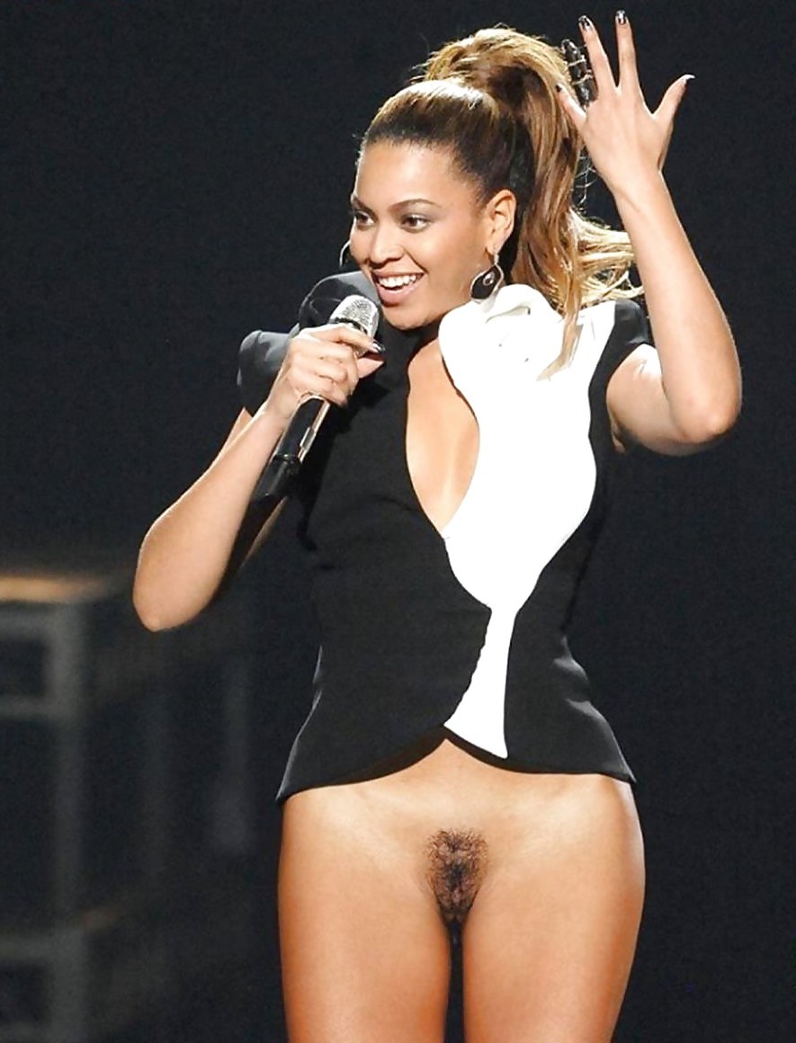 Celebridades desnudas en el escenario