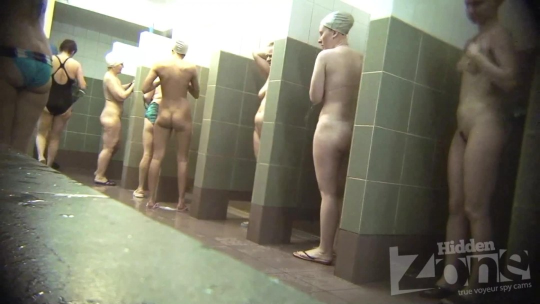 Mini cámara oculta en un baño de mujeres