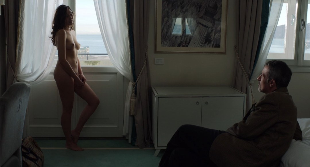 Actriz Sophie Marso desnuda