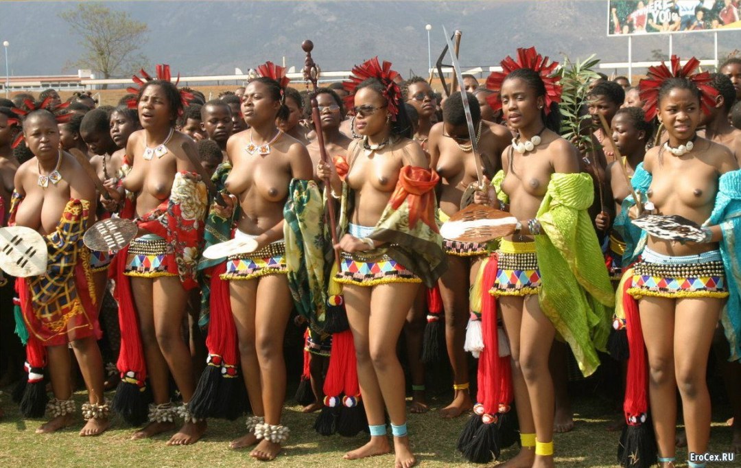 Mujeres desnudas de tribus africanas