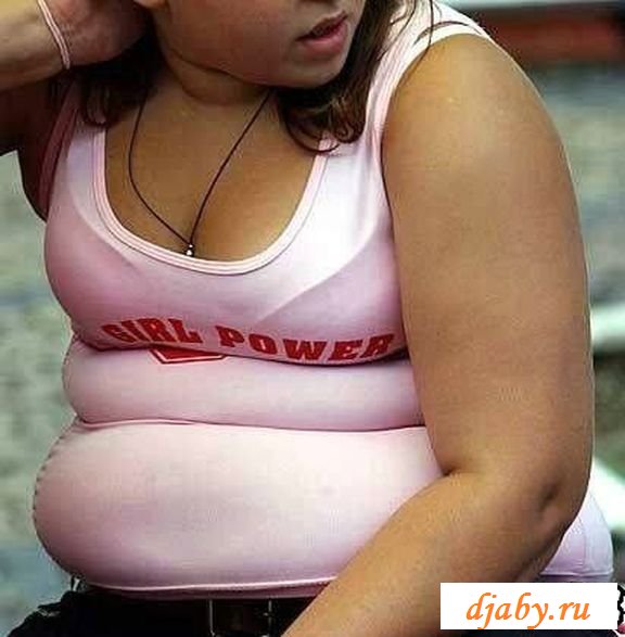 Обнаженные и не привлекательные сучки оголяются