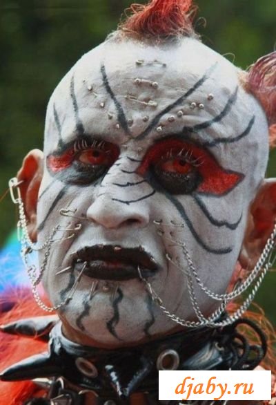 Страх и ужас с голыми уродками