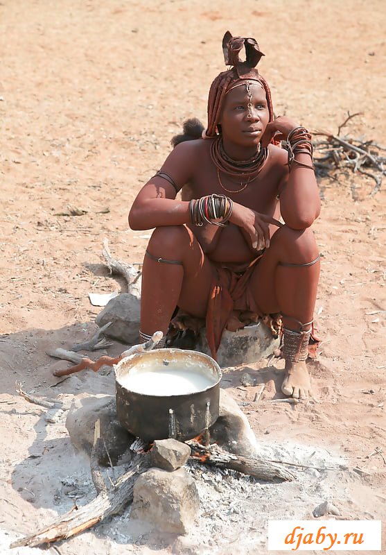 Голые сиськи в племенах диких африканок