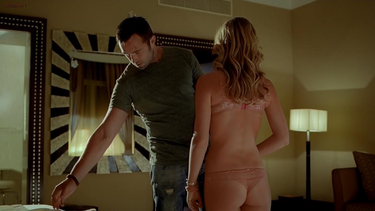 Аннабелль Уоллис sex Scene