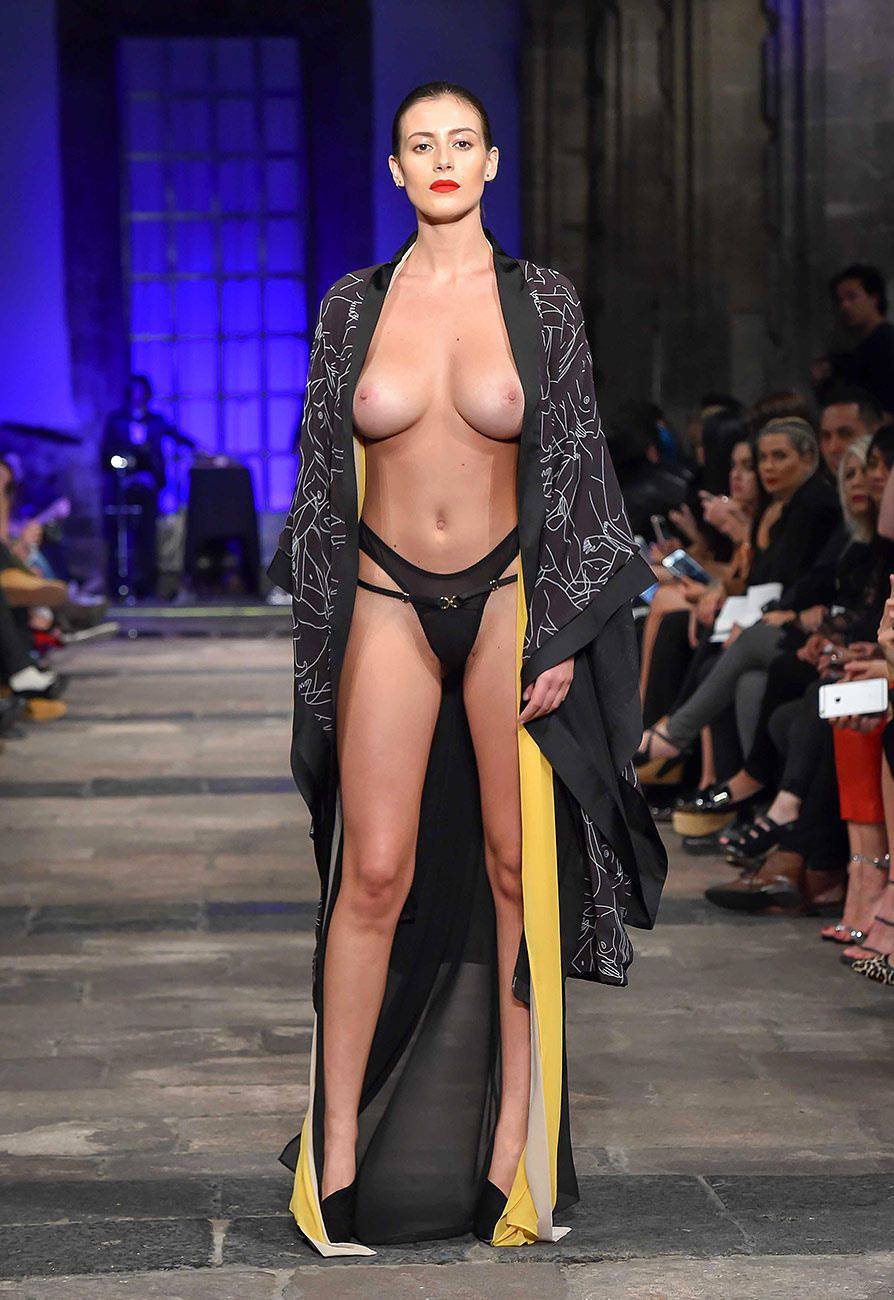 Alejandra Guilmant титьки подиум