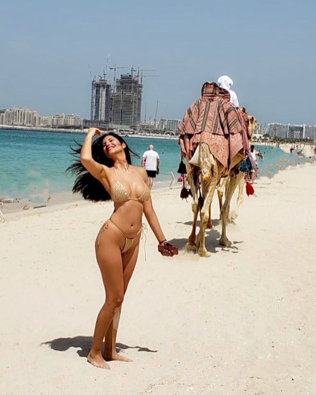 Jessy Dubai порноактриса транс