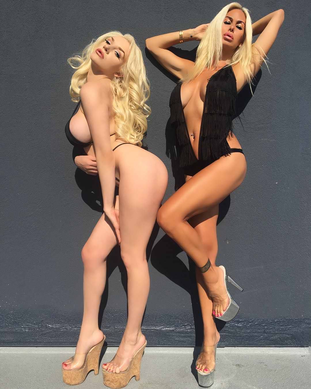 Модель Кортни Стодден nude