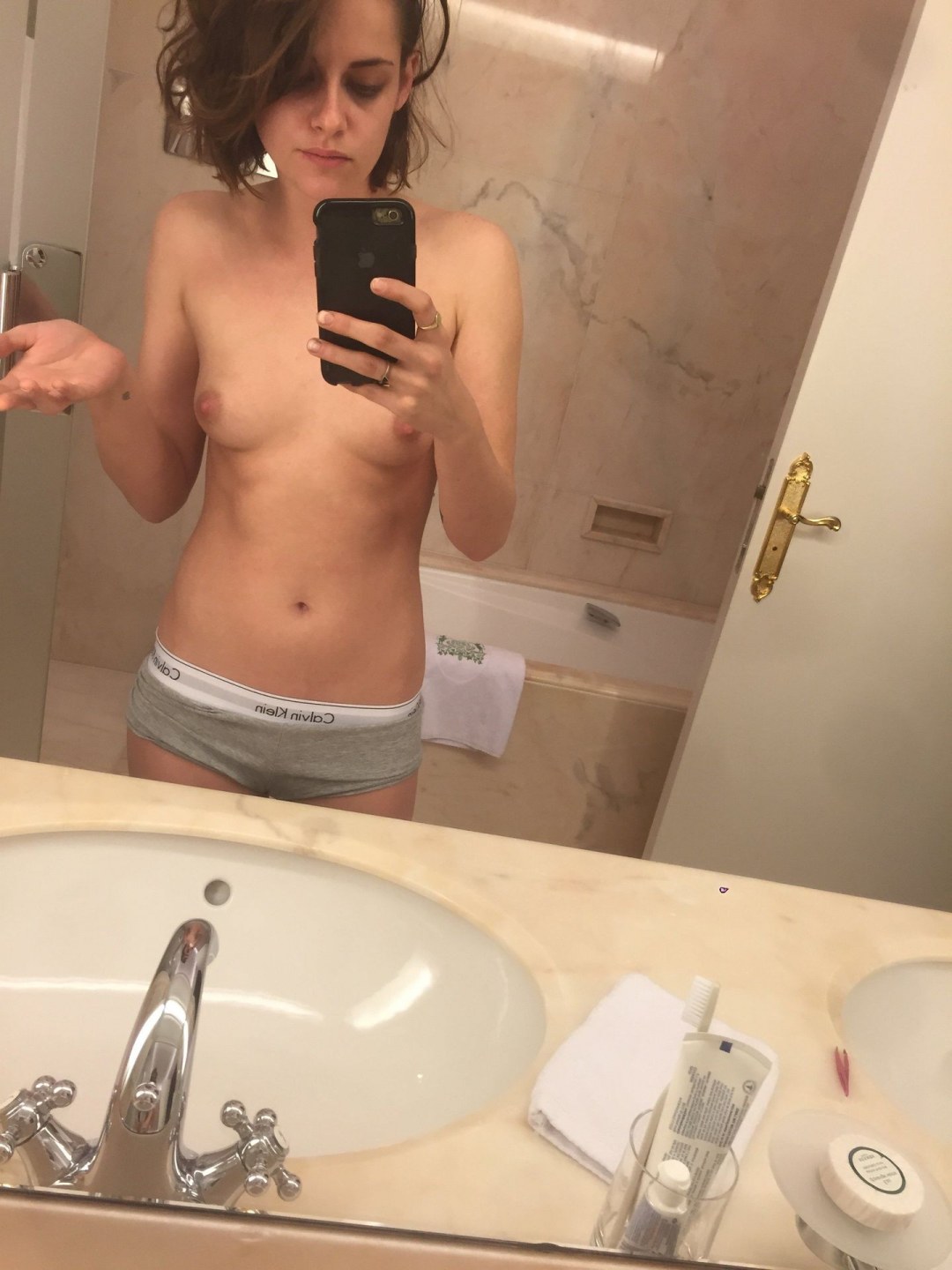 Кристен Стюарт Белла nude