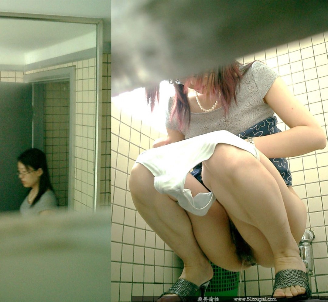 裸の女の子とがんпизда в юбке