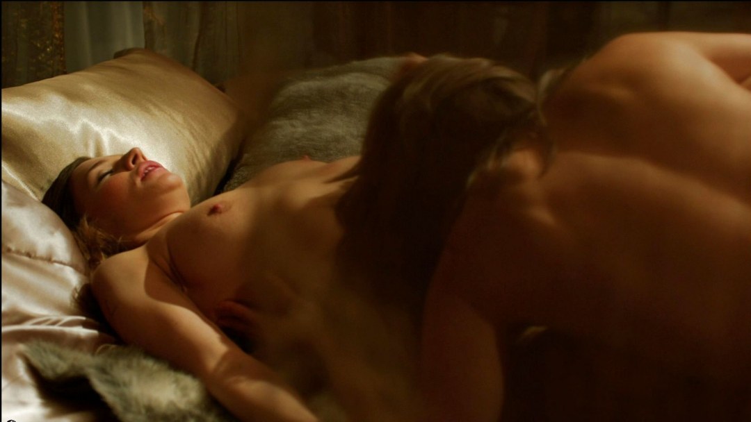 Голая Мун Бладгуд Moon Bloodgood
