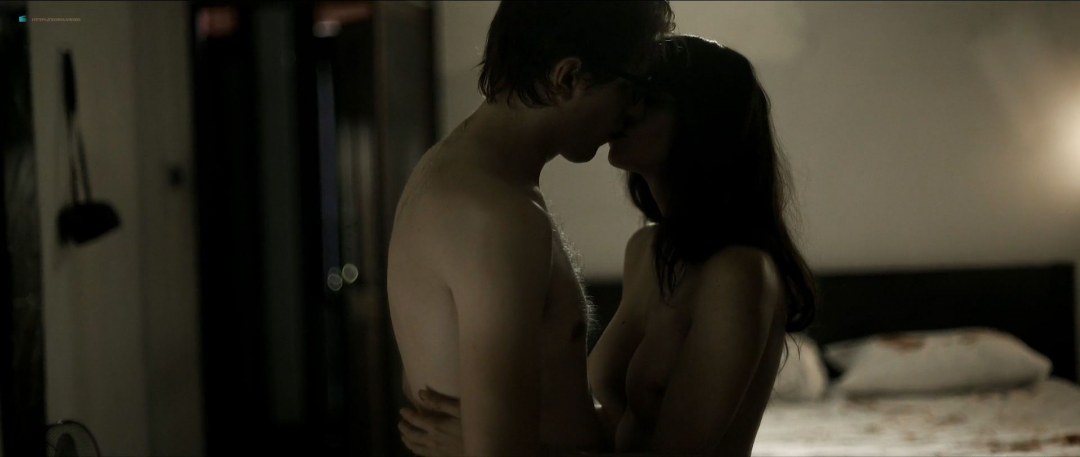 Sara Malakul Lane nude whos watching Oliver ( us 2017) 1080p watch online, Сара Малакул Лэйн