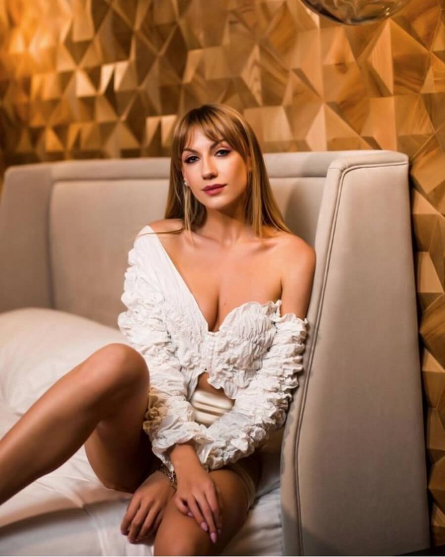 Ведущая Орел Леся