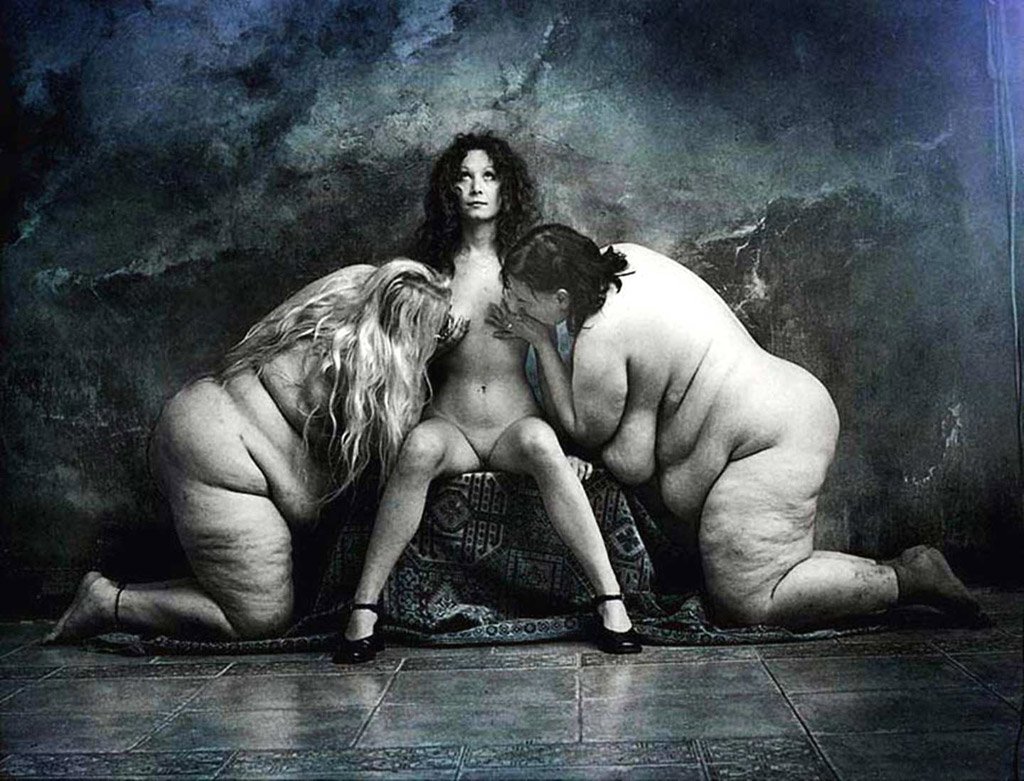 Большие сиськи Costina_got_curves