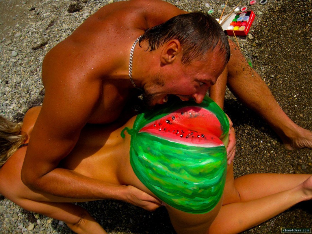 Сочные дыни девушек