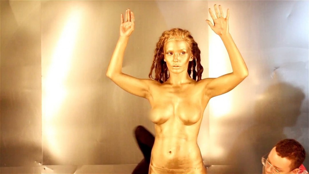 Голая певица Оля Серябкина