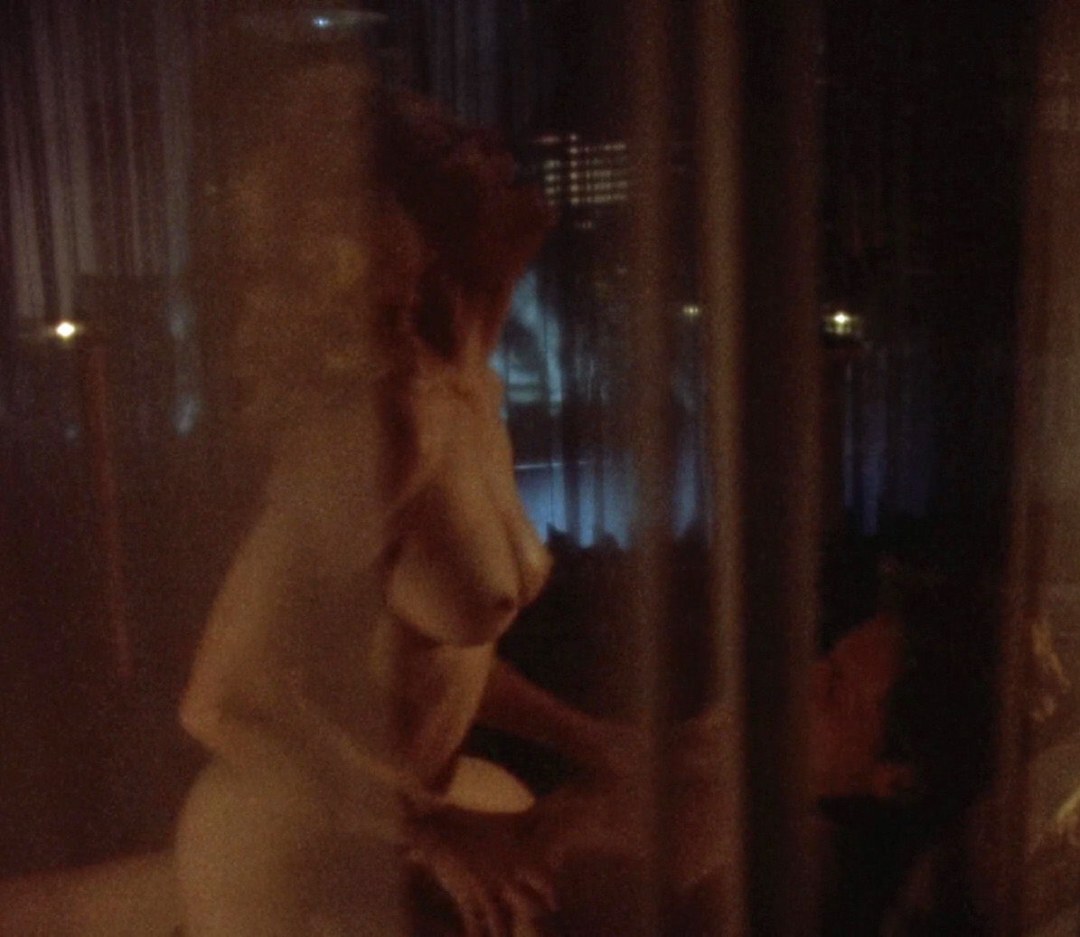 Мадонна голая на сцене и в кино