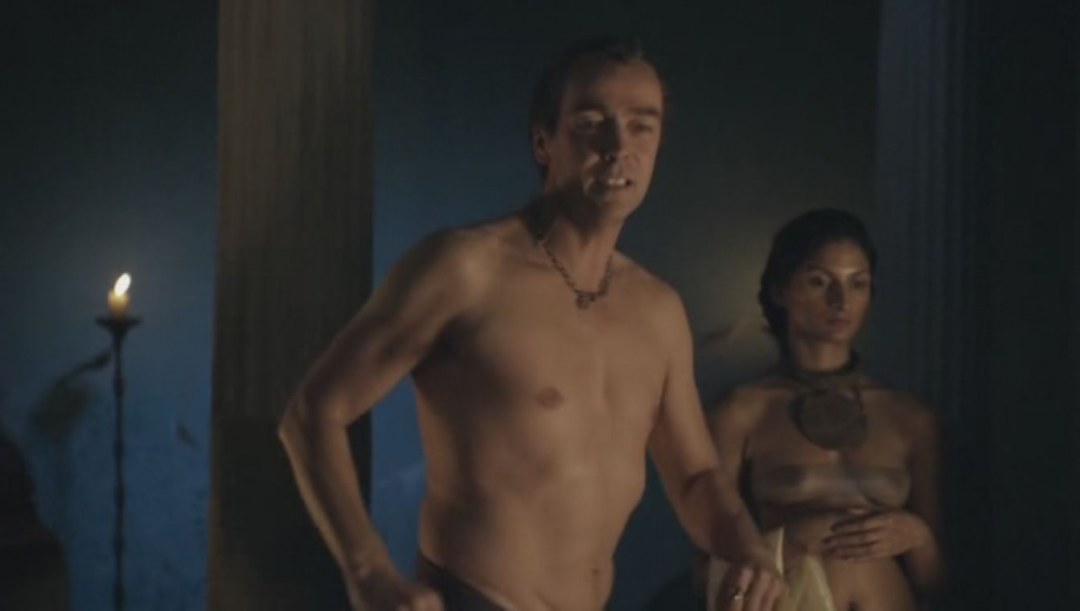 Ханна Джон-Кэймен топлес