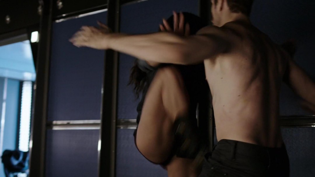 Ханна Джон-Кэймен сиськи