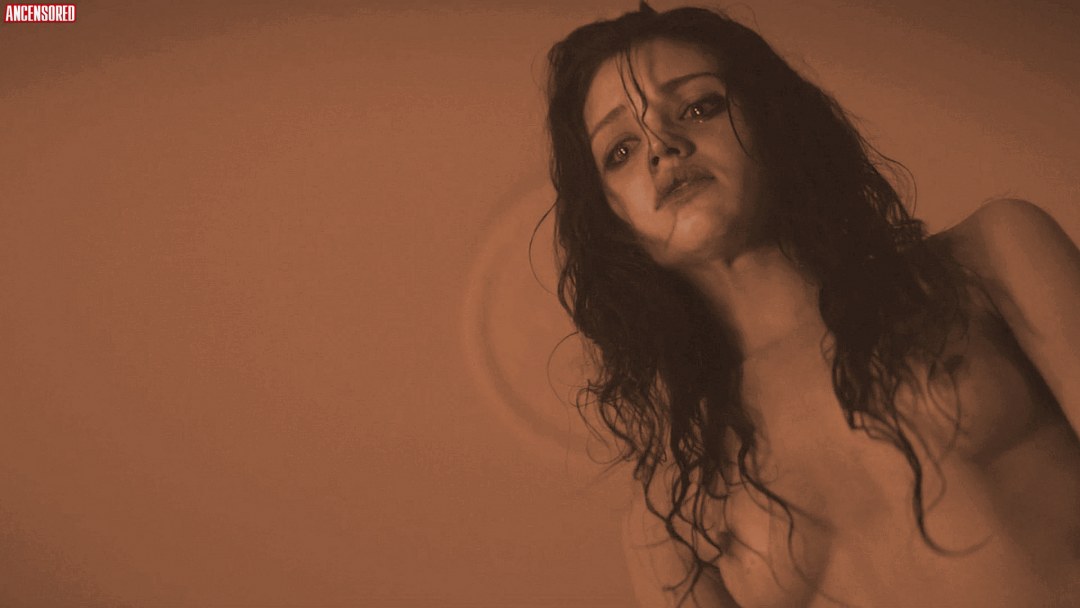 India Eisley темное зеркало голая