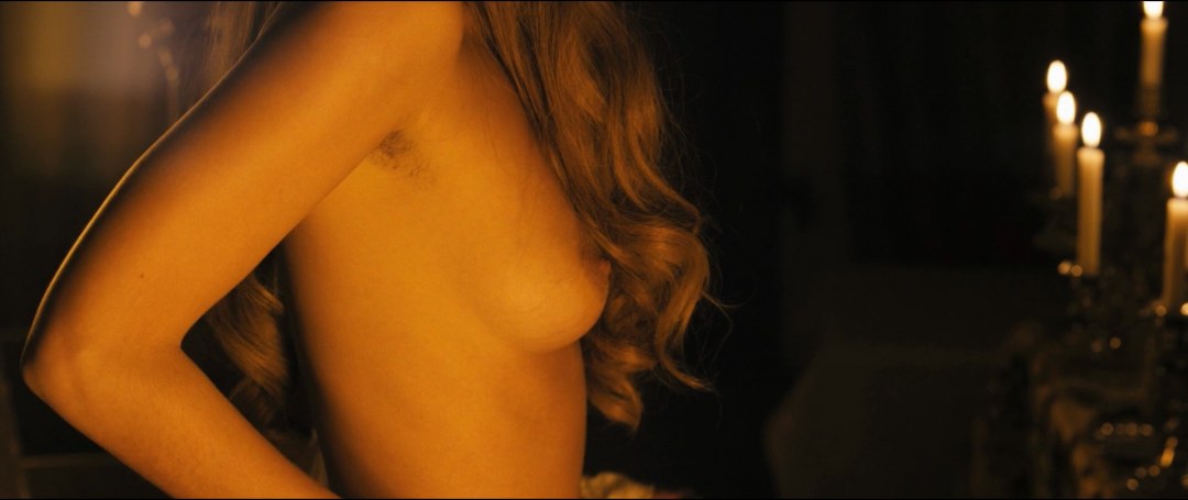 Nude in public фотографии с Vicky h.