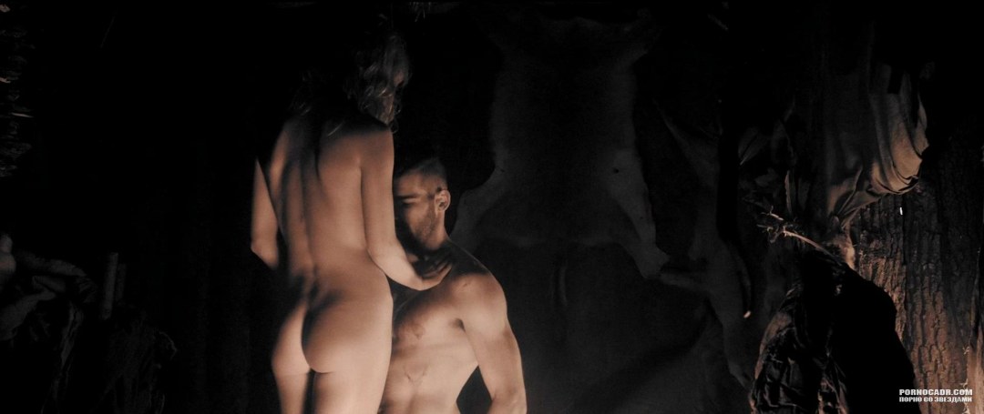 Аннабелль Уоллис sex Scene