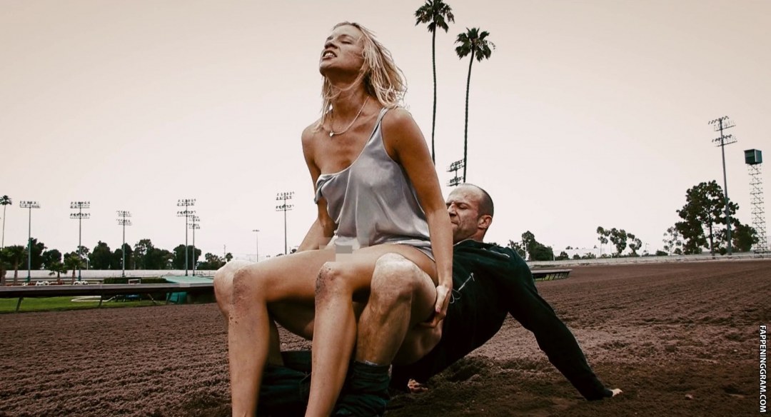 Эми смарт и Кармен Электра голые