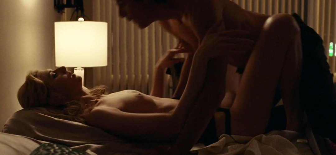 Элизабет Дебики голая в фильме