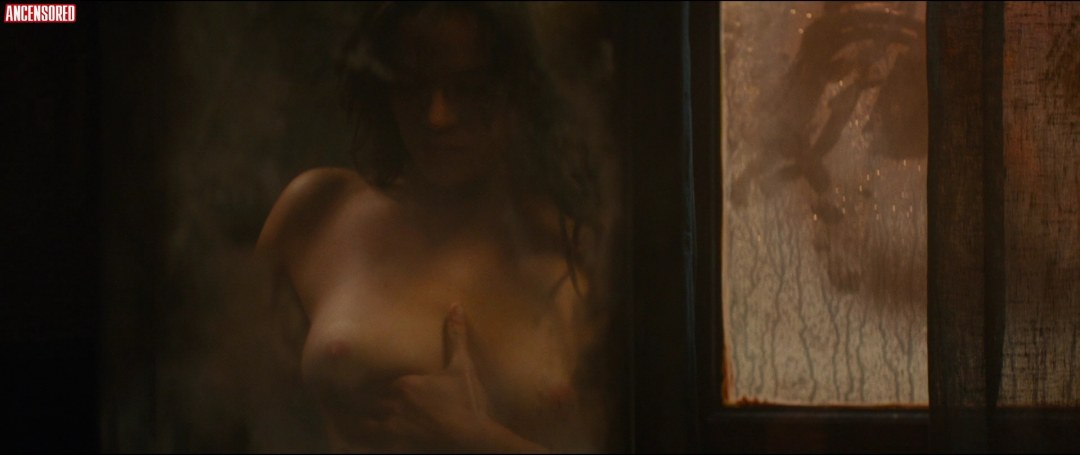 Сигурни Уивер в трусах